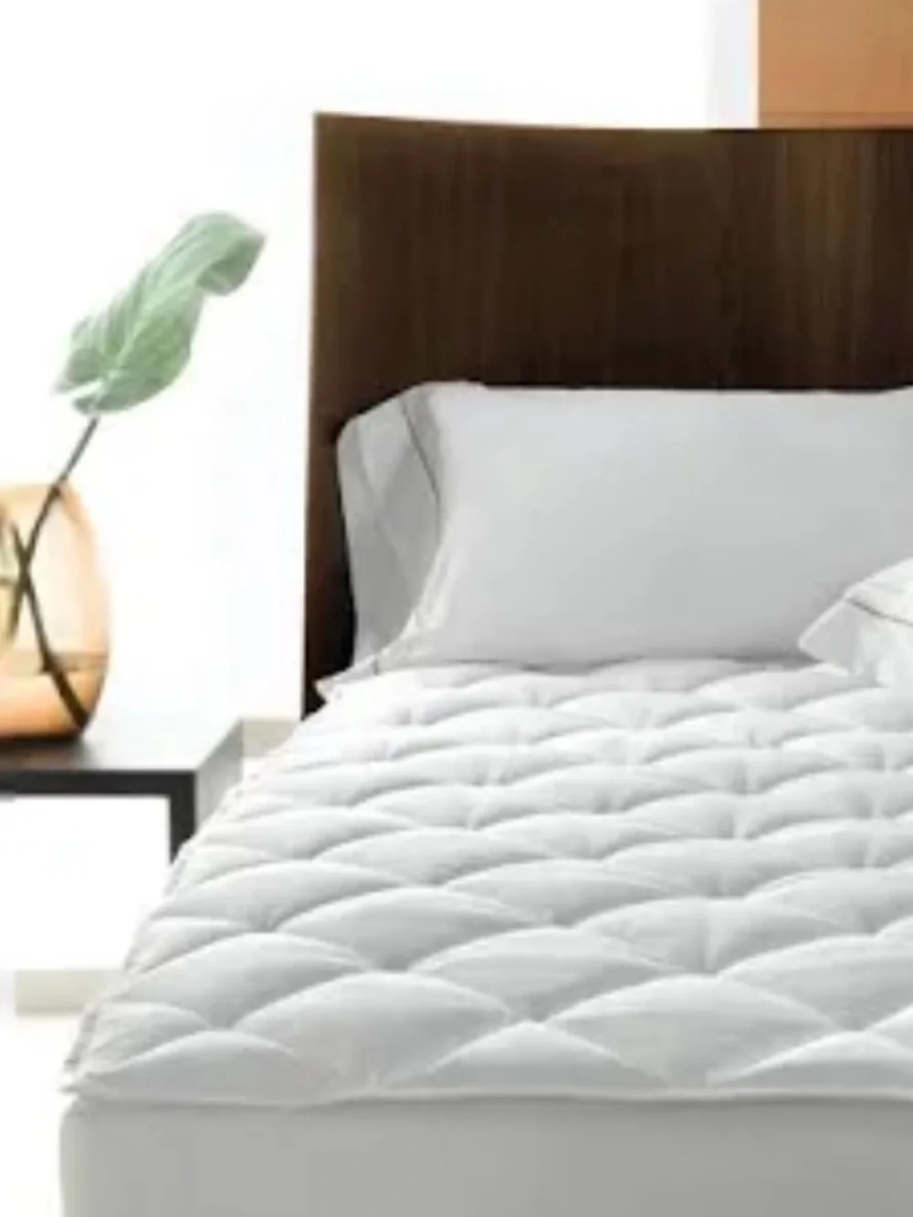 Macy’s Hotel Collection White Queen Size Quilted Mattress Pad - Hypoallergenic